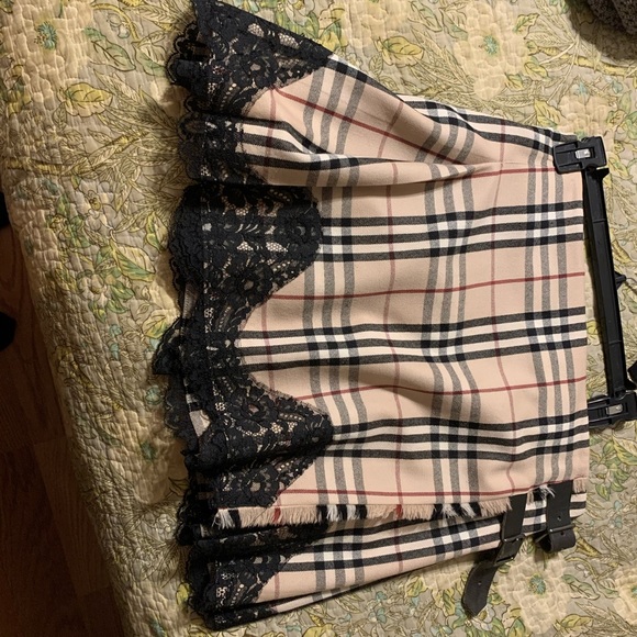 Burberry pleated mini skirt - Picture 1 of 3